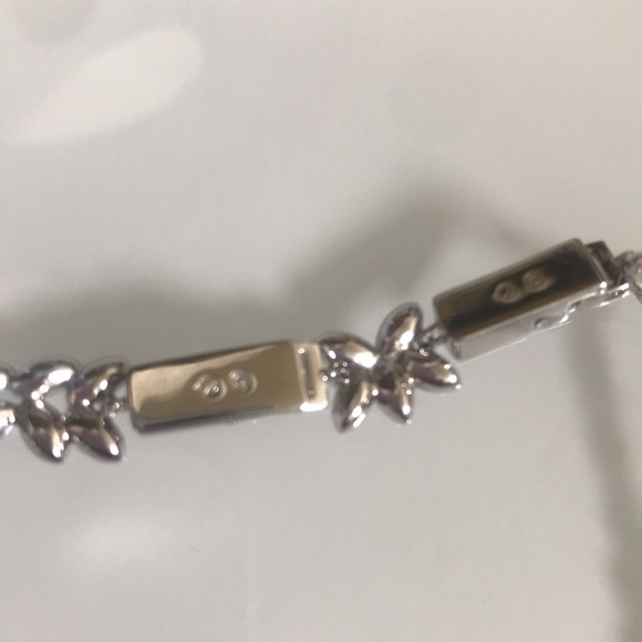 Authentic Swarovski silver Necklace and earrings set. - Picture 8 of 9